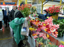 В преддверии 8 марта россияне потратят больше на цветы, чем на подарки