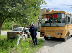 В Крымске произошло ДТП со школьным автобусом