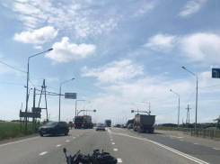 В Абинском районе мотоциклист погиб в ДТП с грузовиком