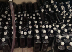 В Темрюкском районе сотрудники полиции обнаружили около шести тонн незаконной алкогольной продукции