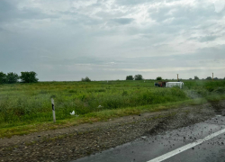 На трассе Славянск-на-Кубани - Крымск перевернулся фургон