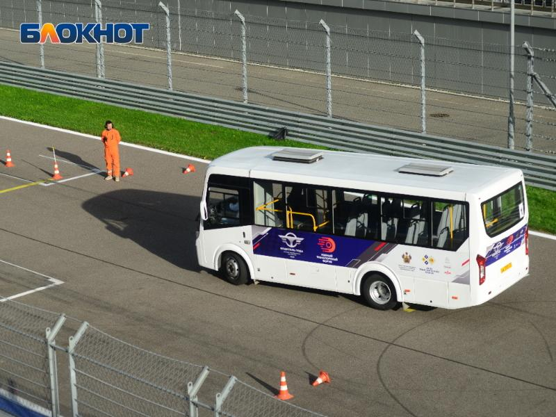 Водитель автобуса из Абинского района перевозил людей без прав