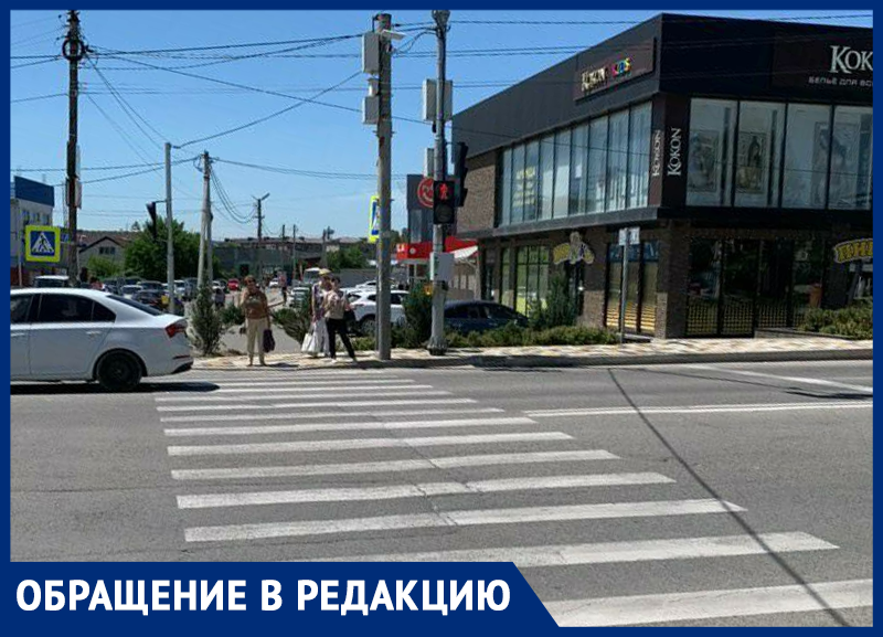 Жители Крымска жалуются на работу светофора на ул.Синева