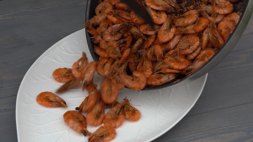 Как приготовить креветки в соевом соусе?